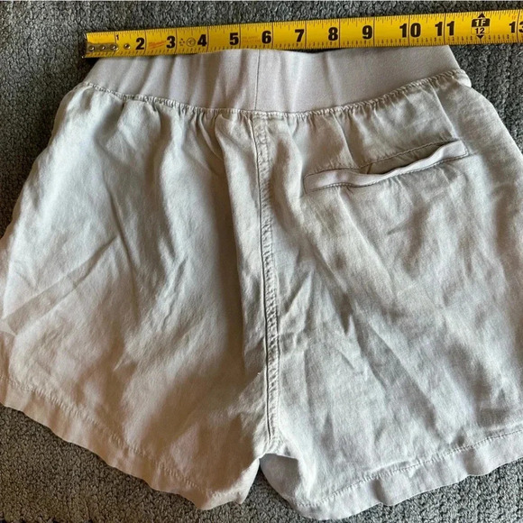 FAHERTY Women’s Arlie Day Casual Linen Blend Shorts in Stone - Picture 4 of 8